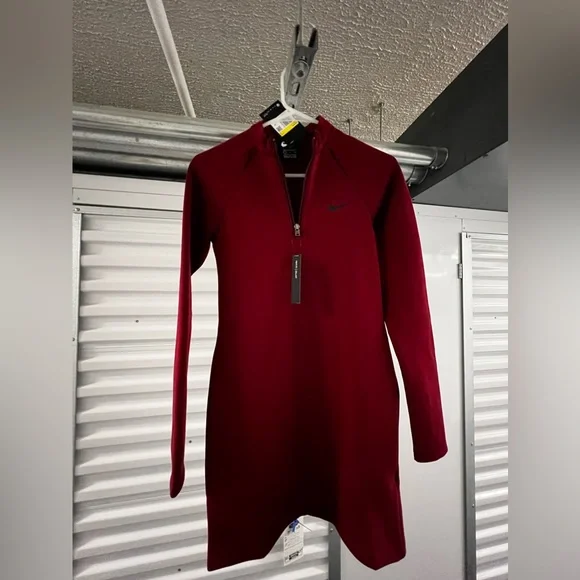 Nike Sportswear Women's Long-Sleeve Dress Size Small (Red)